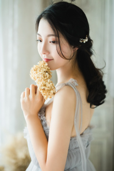 中年满丰风均女人相片